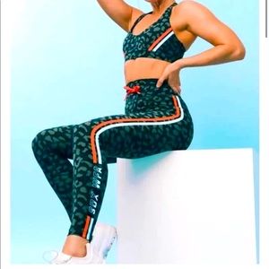 White Fox X Sarah’s Day Racer Legging